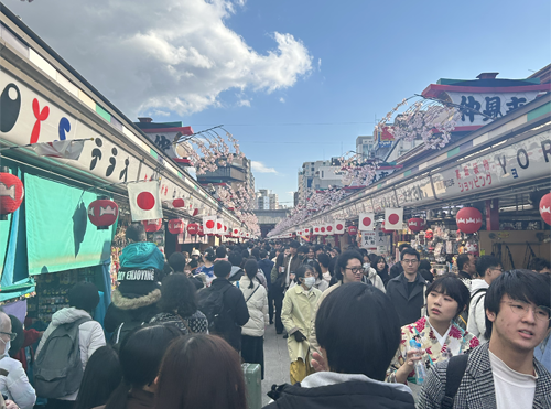 浅草の町並みの写真
