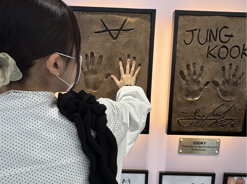 BTS手形の写真