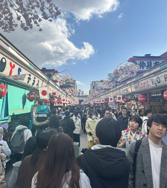 浅草仲見世通りの様子