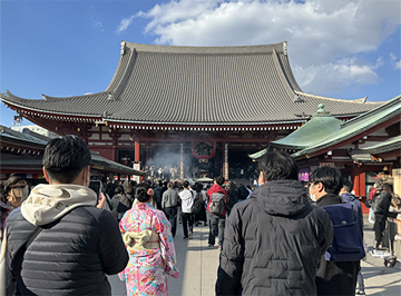 浅草寺本堂の様子