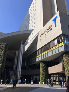 アワーズイン阪急T棟の外観
